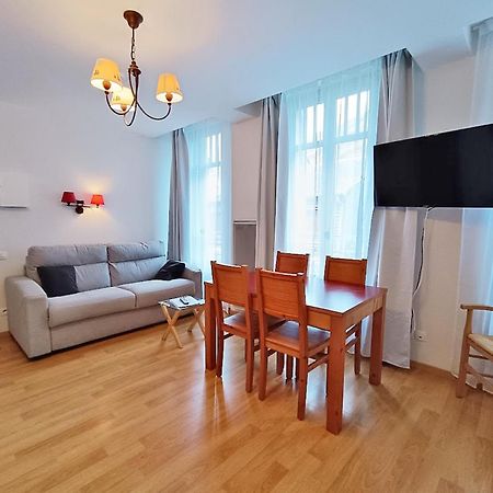 Il Etait Une Fois Luchon, T2, Centre Luchon, Wifi, Casier A Skis, Ascenseur, 4 Personnes Apartment Bagneres-de-Luchon Bagian luar foto