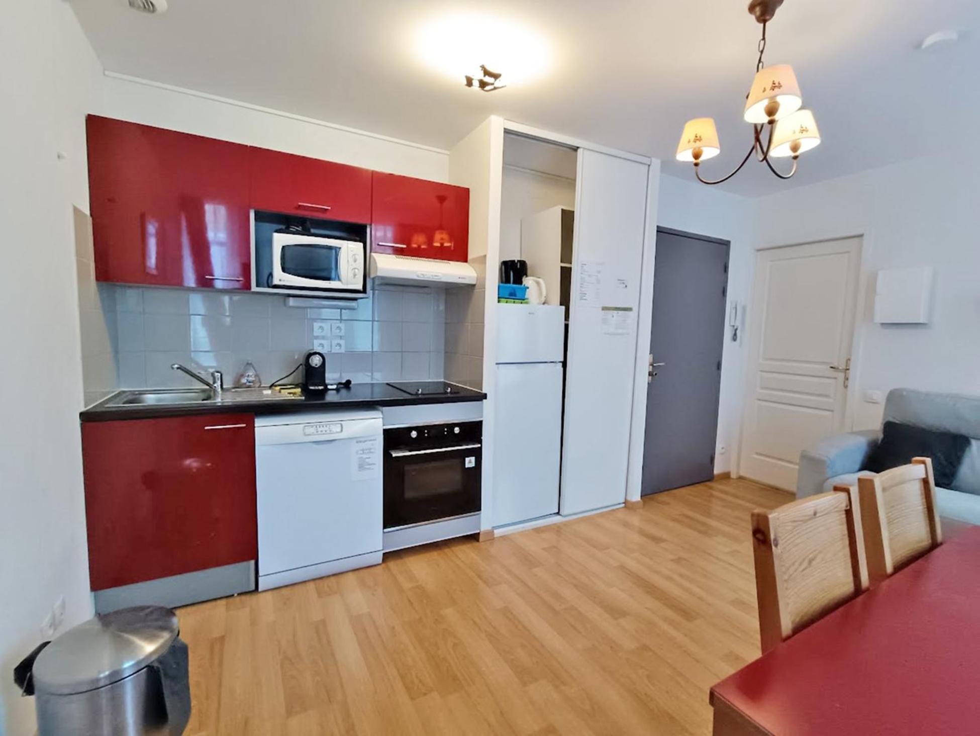 Il Etait Une Fois Luchon, T2, Centre Luchon, Wifi, Casier A Skis, Ascenseur, 4 Personnes Apartment Bagneres-de-Luchon Bagian luar foto