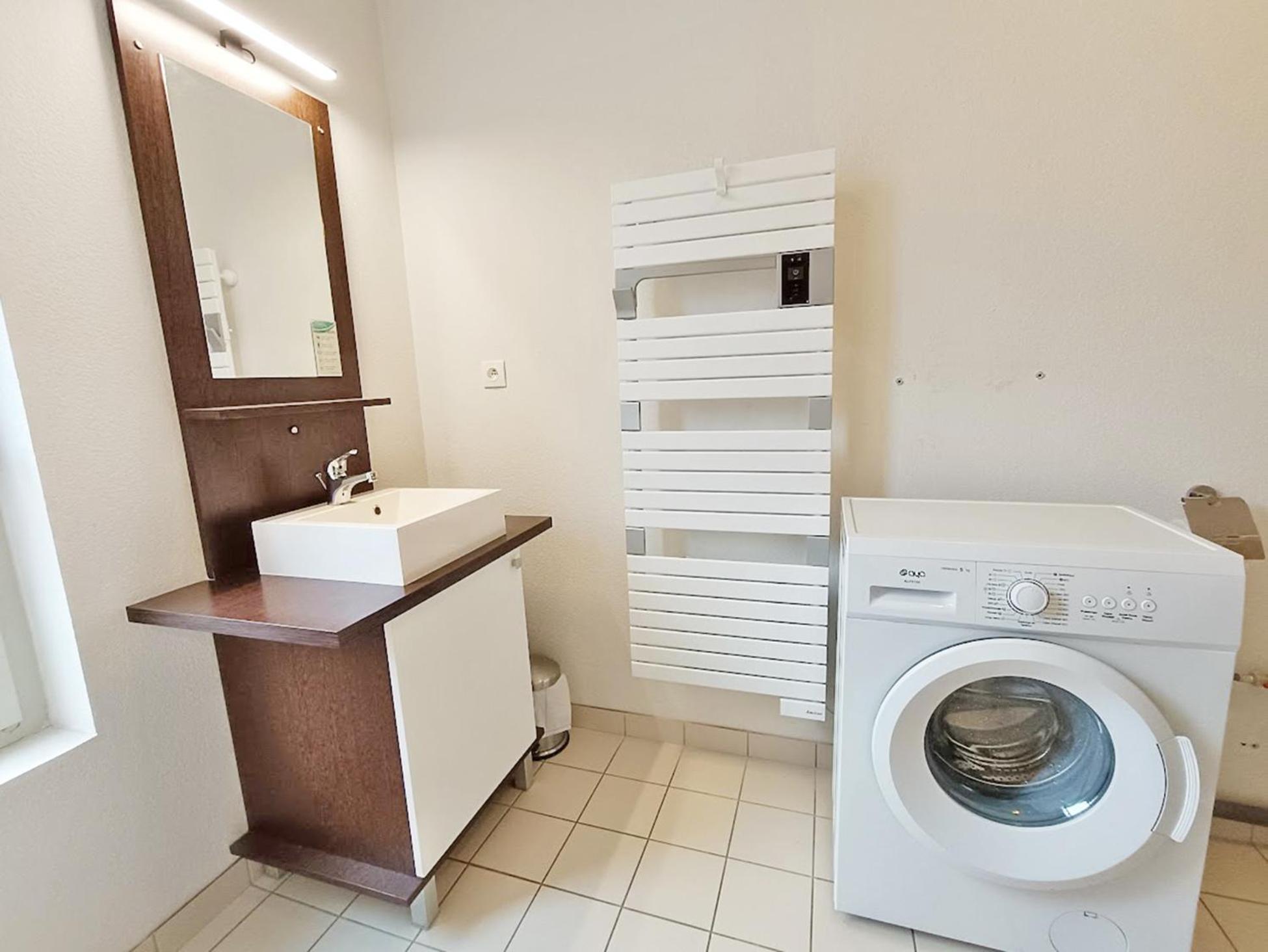 Il Etait Une Fois Luchon, T2, Centre Luchon, Wifi, Casier A Skis, Ascenseur, 4 Personnes Apartment Bagneres-de-Luchon Bagian luar foto